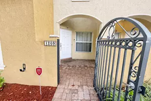 2851 W Prospect Rd, Tamarac, FL 33309 - Photo 18
