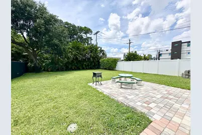 1041 NE 16th Avenue #W, Fort Lauderdale, FL 33304 - Photo 12