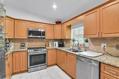 651 SW 176th Avenue, Pembroke Pines, FL 33029 - Photo 4