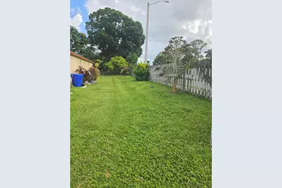 100 Kings Way, Royal Palm Beach, FL 33411 - Photo 10