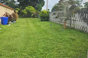 100 Kings Way, Royal Palm Beach, FL 33411 - Photo 10