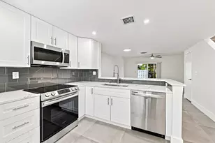 2627 NE 15th St, Pompano Beach, FL 33062 - Photo 8