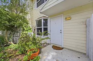 2627 NE 15th St, Pompano Beach, FL 33062 - Photo 2