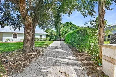 1225 SW Magnolia Bluff Drive, Palm City, FL 34990 - Photo 4