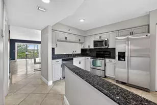 2206 S Cypress Bend Dr, Pompano Beach, FL 33069 - Photo 4