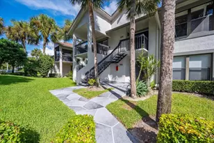 11311 Pond View Dr, Wellington, FL 33414 - Photo 2