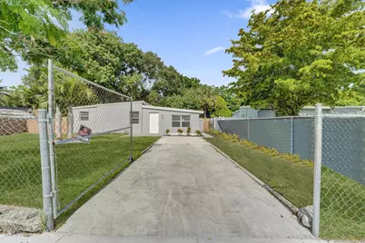 1628 NW 11th Street, Fort Lauderdale, FL 33311 - Photo 2