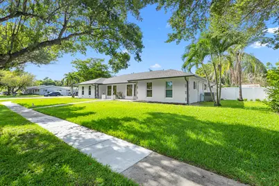 7381 NW 9th Street, Plantation, FL 33317 - Photo 2