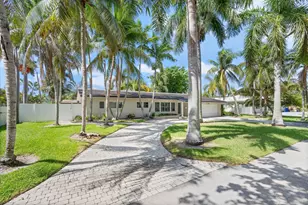 2740 NE 25th Pl, Fort Lauderdale, FL 33305 - Photo 2