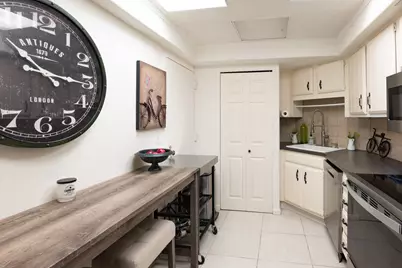 2400 Presidential Way #302, West Palm Beach, FL 33401 - Photo 12