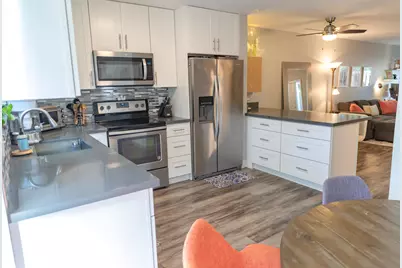 303 City View Drive #303, Fort Lauderdale, FL 33311 - Photo 6