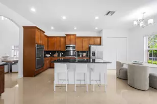10111 Edgewater Ct, Parkland, FL 33076 - Photo 8
