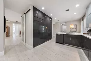 4762 Village Way, Davie, FL 33314 - Photo 10