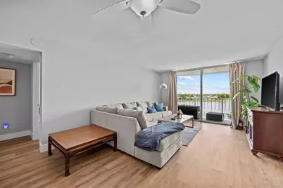 470 Executive Center Drive #5b, West Palm Beach, FL 33401 - Photo 1