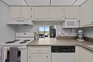 470 Executive Center Dr, West Palm Beach, FL 33401 - Photo 12