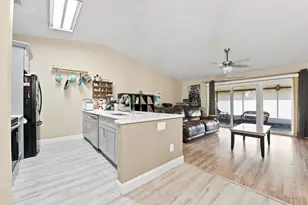 18 Winchmore Ln, Boynton Beach, FL 33426 - Photo 12