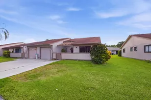18 Winchmore Ln, Boynton Beach, FL 33426 - Photo 2
