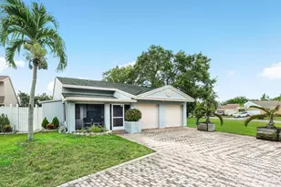 28 Paxford Ln, Boynton Beach, FL 33426 - Photo 1