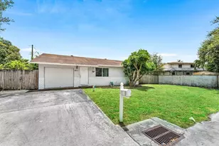 2011 SW 99th Terrace, Miramar, FL 33025 - Photo 2