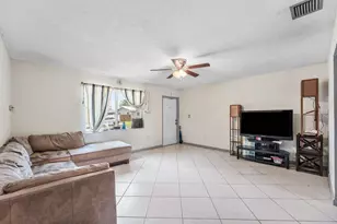 2011 SW 99th Terrace, Miramar, FL 33025 - Photo 4