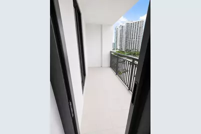 540 Brickell Key Drive #1224, Miami, FL 33131 - Photo 6