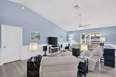 8295 Sandpine Circle, Port Saint Lucie, FL 34952 - Photo 12