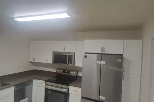 302 Lakeview Dr E, Royal Palm Beach, FL 33411 - Photo 1