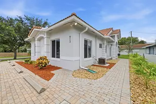 913 NE 12th Ave, Pompano Beach, FL 33060 - Photo 2