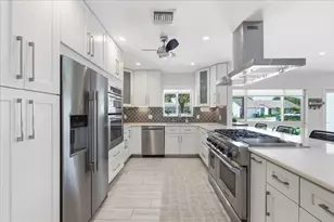 2210 NE 34th Ct, Lighthouse Point, FL 33064 - Photo 4