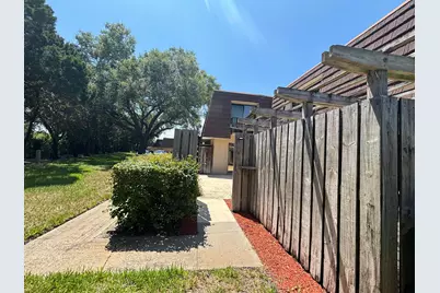 2110 21st Lane, Palm Beach Gardens, FL 33418 - Photo 2
