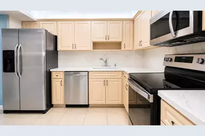 4001 Hillcrest Drive #705, Hollywood, FL 33021 - Photo 2