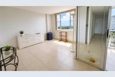 4001 Hillcrest Drive #705, Hollywood, FL 33021 - Photo 6