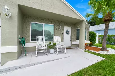7 Cardiff Way, Boynton Beach, FL 33426 - Photo 2