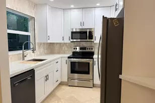 550 SW Natura Ave, Deerfield Beach, FL 33441 - Photo 2