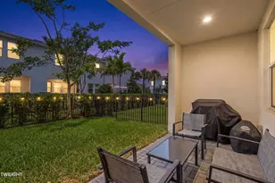 16412 Millenium Ct, The Acreage, FL 33470 - Photo 32