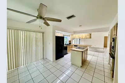 2022 NW 112th Avenue, Coral Springs, FL 33071 - Photo 4