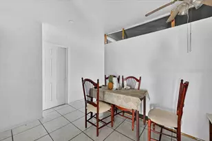 646 NE 38th St, Oakland Park, FL 33334 - Photo 22
