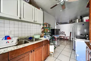 646 NE 38th St, Oakland Park, FL 33334 - Photo 24