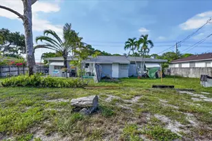 646 NE 38th St, Oakland Park, FL 33334 - Photo 32