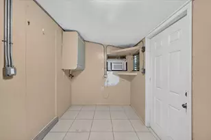 646 NE 38th St, Oakland Park, FL 33334 - Photo 16