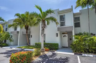 670 Kensington Pl, Wilton Manors, FL 33305 - Photo 1