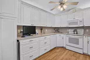 211 Richmond A, Deerfield Beach, FL 33442 - Photo 10