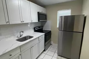 22 NW 8th Ave, Dania Beach, FL 33004 - Photo 2