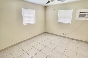 22 NW 8th Ave, Dania Beach, FL 33004 - Photo 4