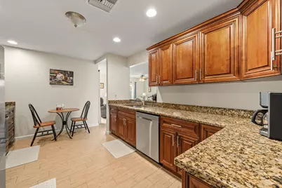 119 Lakeside Circle, Jupiter, FL 33458 - Photo 10