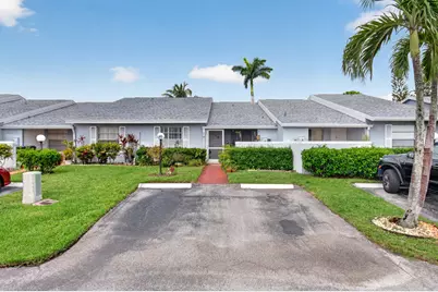 4305 Lucerne Villas Lane, Lake Worth, FL 33467 - Photo 2