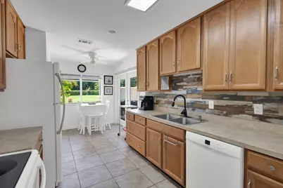 3303 SE Sandpiper Circle, Port Saint Lucie, FL 34952 - Photo 18