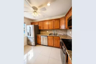 157 Lake Anne Drive, West Palm Beach, FL 33411 - Photo 2