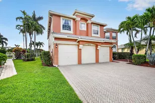 2279 Ridgewood Cir, Royal Palm Beach, FL 33411 - Photo 2