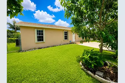 8874 Eldorado Drive, Pahokee, FL 33476 - Photo 22